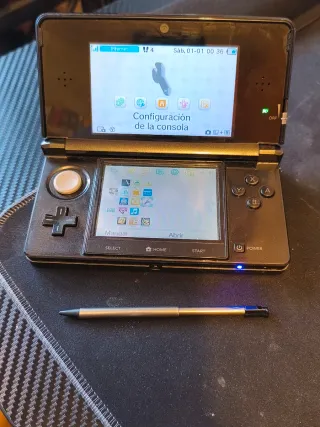Nintendo 3DS Negra con Cargador y Lápiz