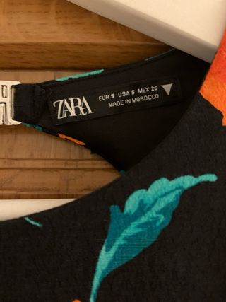 Vestido estampado floral talla S  de Zara nuevo