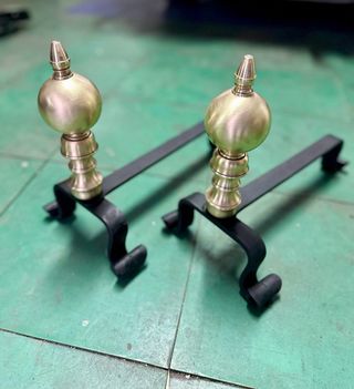 Set di strumenti per camino e camini decorativi in metallo