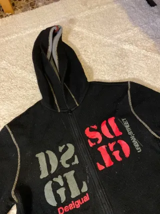 Chaqueta Desigual Negra y Roja Talla XL