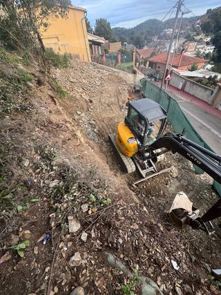 Excavaciones de piscina, fonamentacion, mobimiento