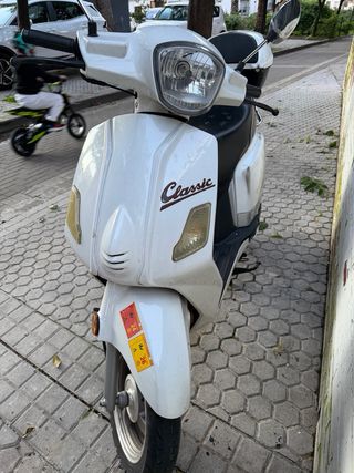 Moto Scooter 125cc Automática Blanca