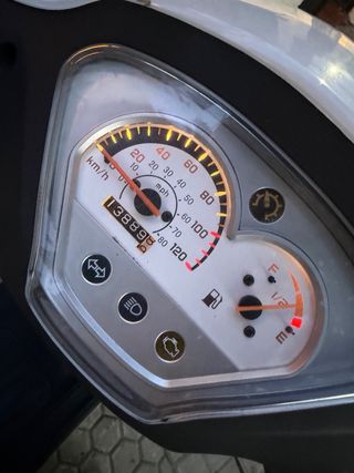 Moto Scooter 125cc Automática Blanca