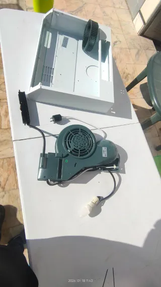 Campana extractora cocina blanca