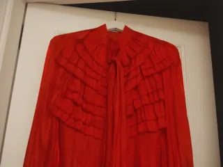 Blusa satén plisada roja