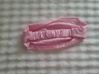 Bandana rosa con lentejuelas