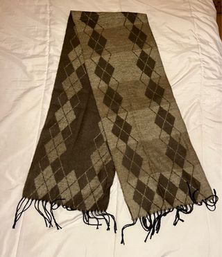 Bufanda de rombos beige y marrón