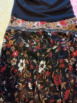 Vestido palabra de honor negro y floral talla S