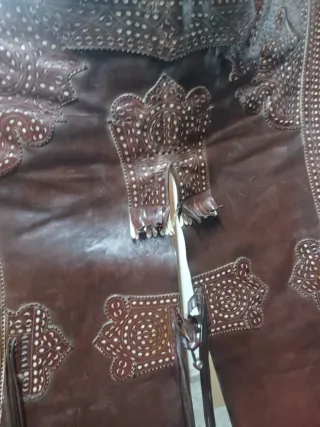 Zahones de cuero artesanales