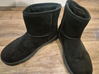 Botines negros tipo UGG