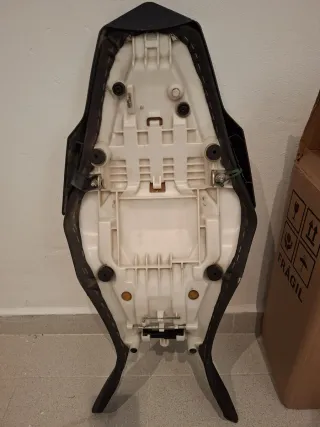 Asiento Yamaha MT-09
