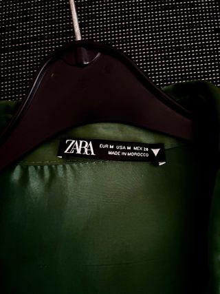 Vestido Zara verde satinado