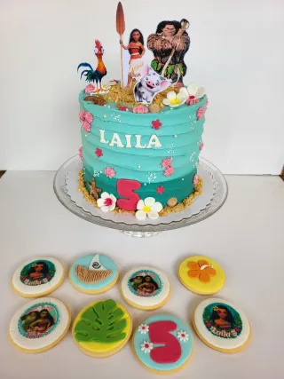 Tartas personalizadas y mesa dulce