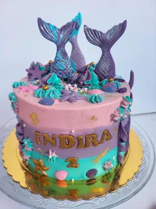 Tartas personalizadas y mesa dulce