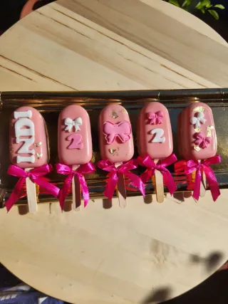 Tartas personalizadas y mesa dulce