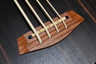 Ukelele Bajo Aklot Fretless