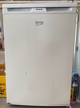 Congelador bajo encimera Beko (precio negociable)
