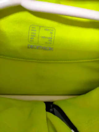 Camiseta deportiva Kalenji verde y blanca Talla XL