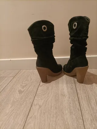 Botas altas negras con tacón