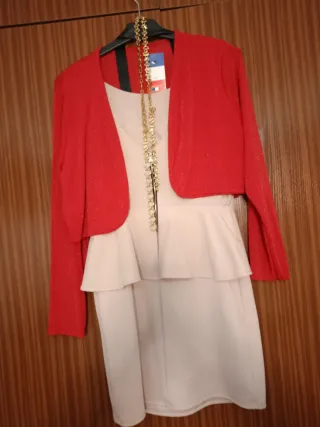 Vestido fiesta peplum beige