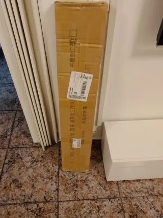 Estantería de chapa y madera