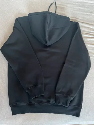 Sudadera H&M Negra con Estampado