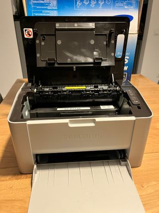 Impresora Samsung Blanca y Negra