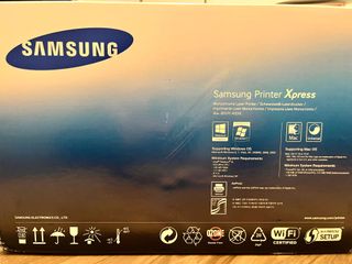 Impresora Samsung Blanca y Negra