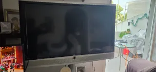 Televisor Loewe Plata y Negro