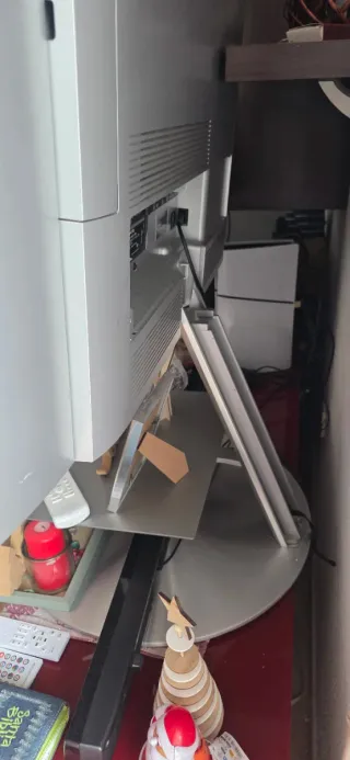 Televisor Loewe Plata y Negro