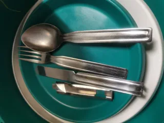 Set Camping Platos, Vasos y Cubiertos