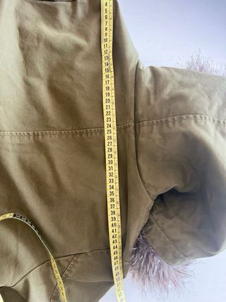 Parka Sisley verde oliva con capucha