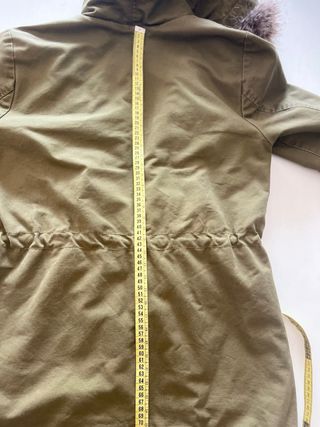 Parka Sisley verde oliva con capucha