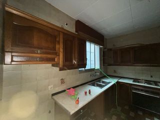 Cocina modular madera y mármol