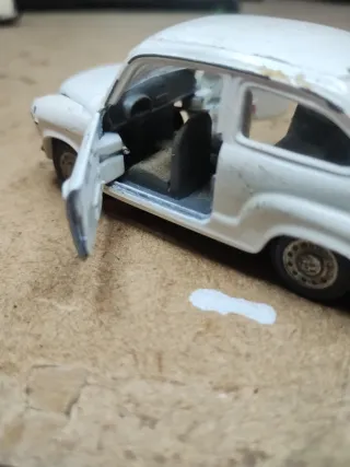 Coche miniatura Pilen metal colección