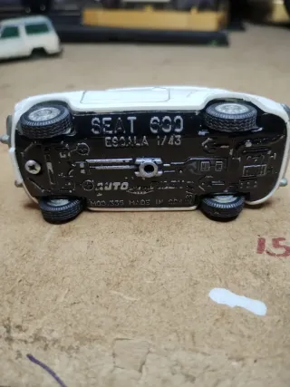 Coche miniatura Pilen metal colección