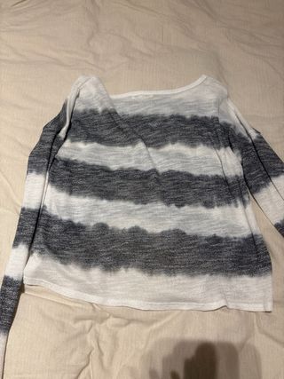 Camiseta manga larga gris y blanca