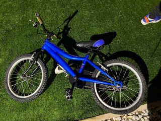 Bicicleta infantil azul
