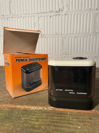 SACAPUNTAS AUTOMÁTICO. A PILAS. A ESTRENAR