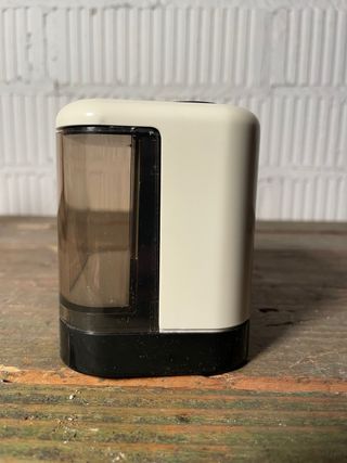 SACAPUNTAS AUTOMÁTICO. A PILAS. A ESTRENAR