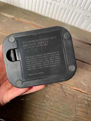 SACAPUNTAS AUTOMÁTICO. A PILAS. A ESTRENAR