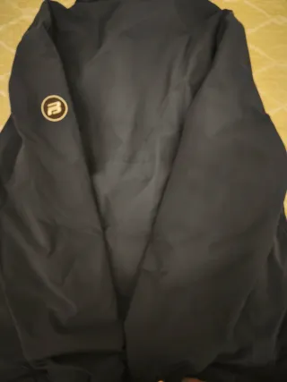 Chaqueta Pull&Bear con capucha Talla L