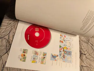 Libros Alemán A2 Menschen Kursbuch y Arbeitsbuch.