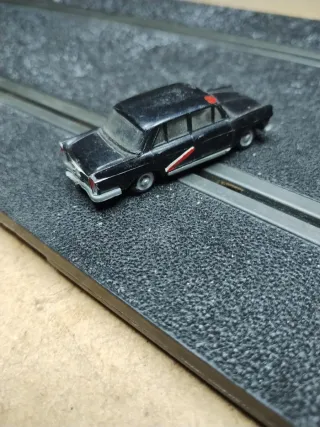 Coche miniatura escala 1/86 EKO