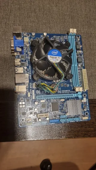 Placa Base y Tarjeta Gráfica Gigabyte