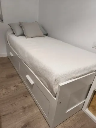 Cama diván Brimnes blanca con cajones