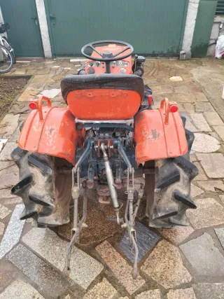 Arado para tractor Kubota B7001 4x4