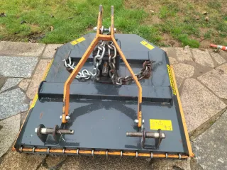 Arado para tractor Kubota B7001 4x4