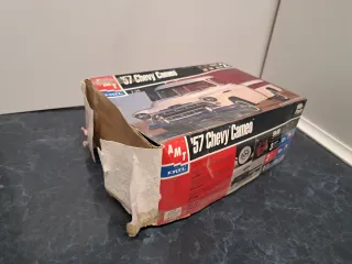 Maqueta AMT 57 Chevy Cameo 1:25