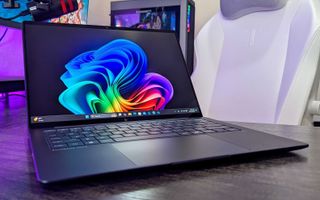 HP EliteBook Ultra G1i AI U7 258V - TACTIL - NUEVO